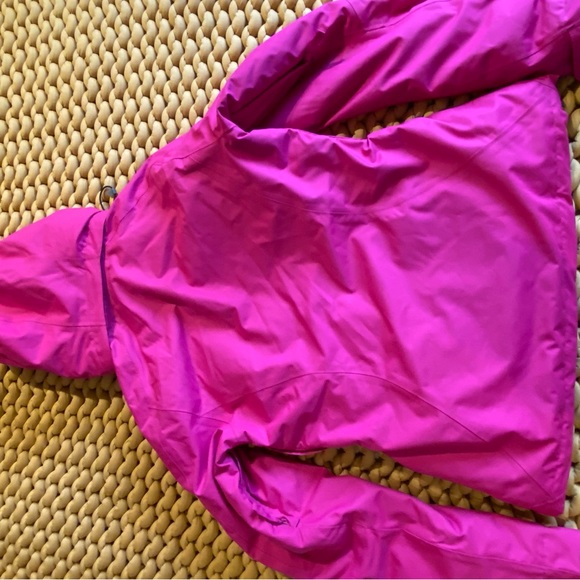 ❌SOLD❌ Women’s Salomon Ski Jacket - Picture 8 of 8